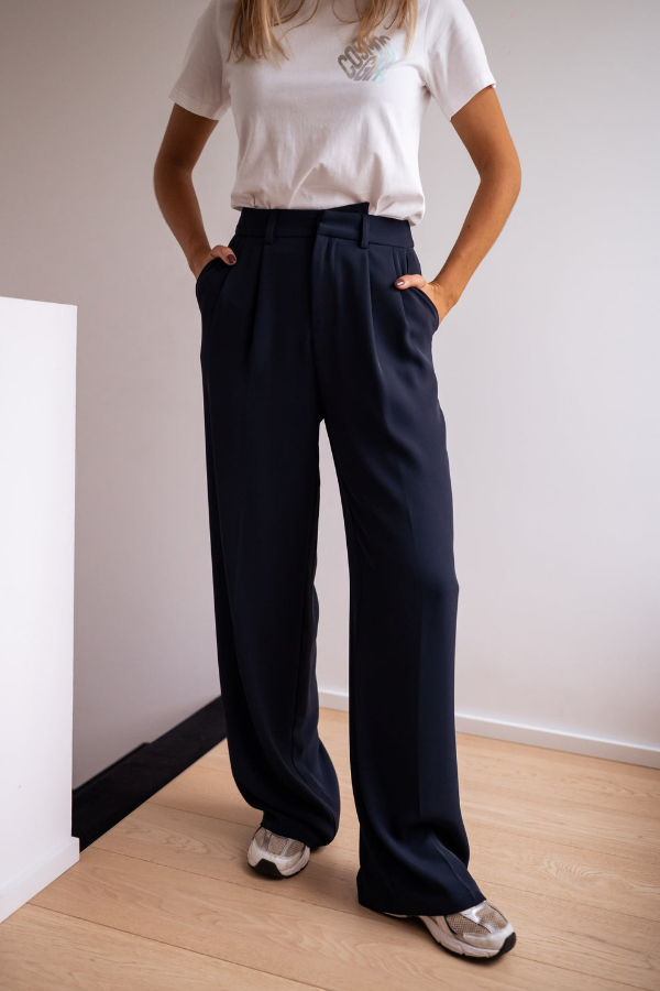 Old Money Pants In Navy Blue