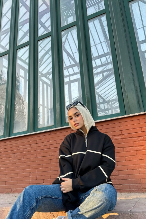 Zip Up Collar Up Sweater In Black