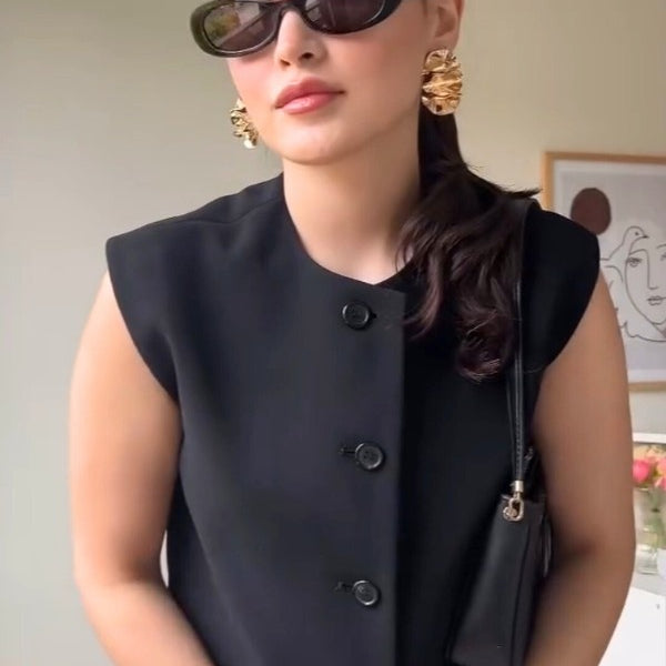 Cropped Basic Vest In Black