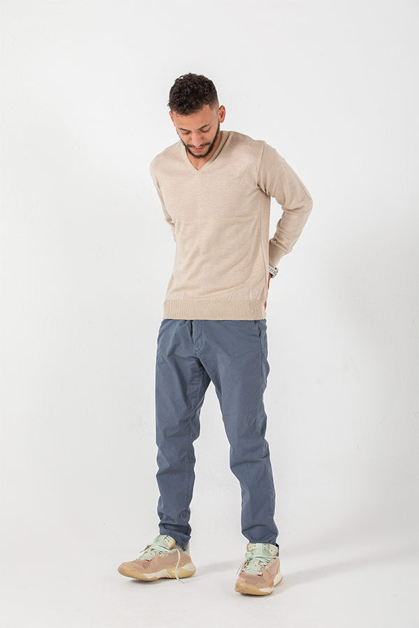 V-neck pullover in beige