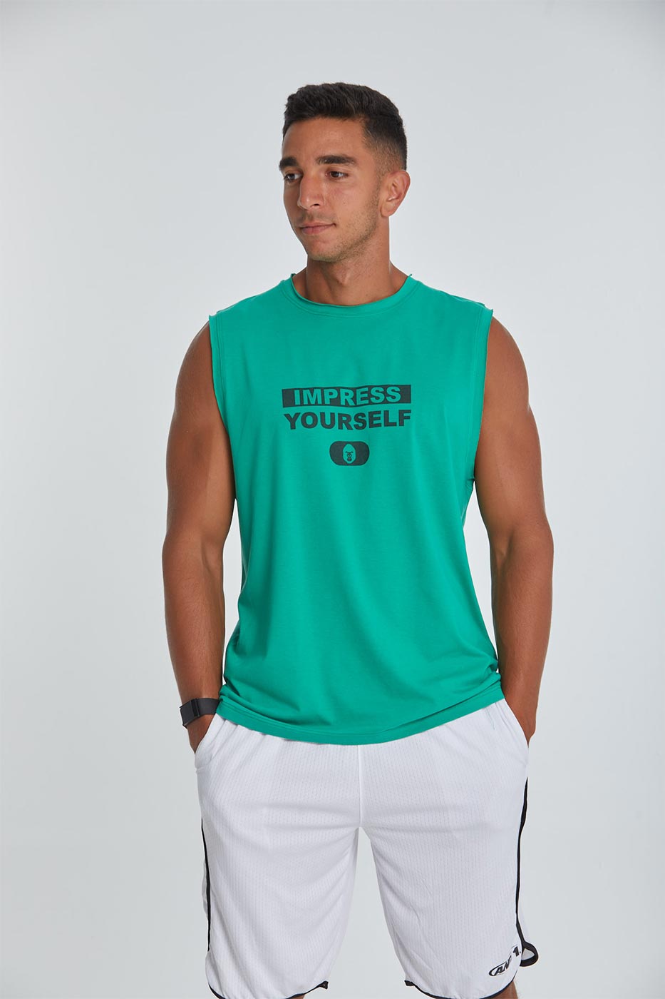 Closed tank top in green