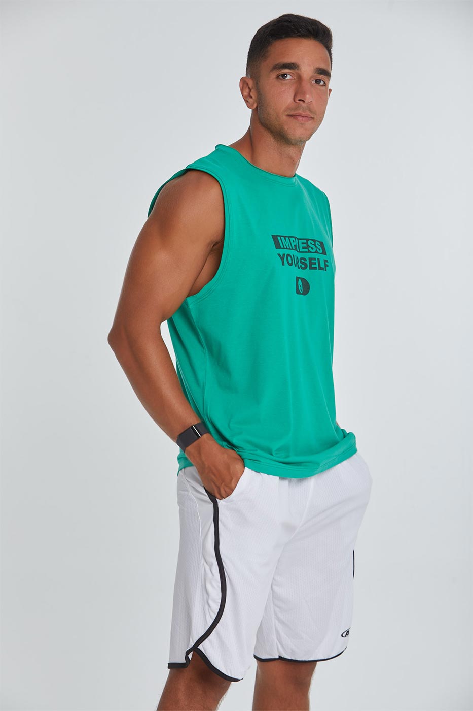 Closed tank top in green