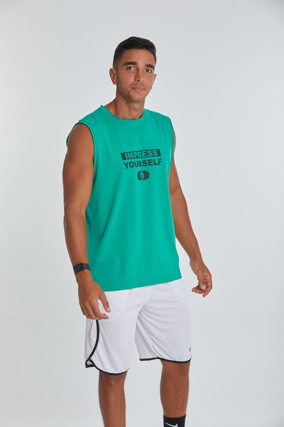 Closed tank top in green