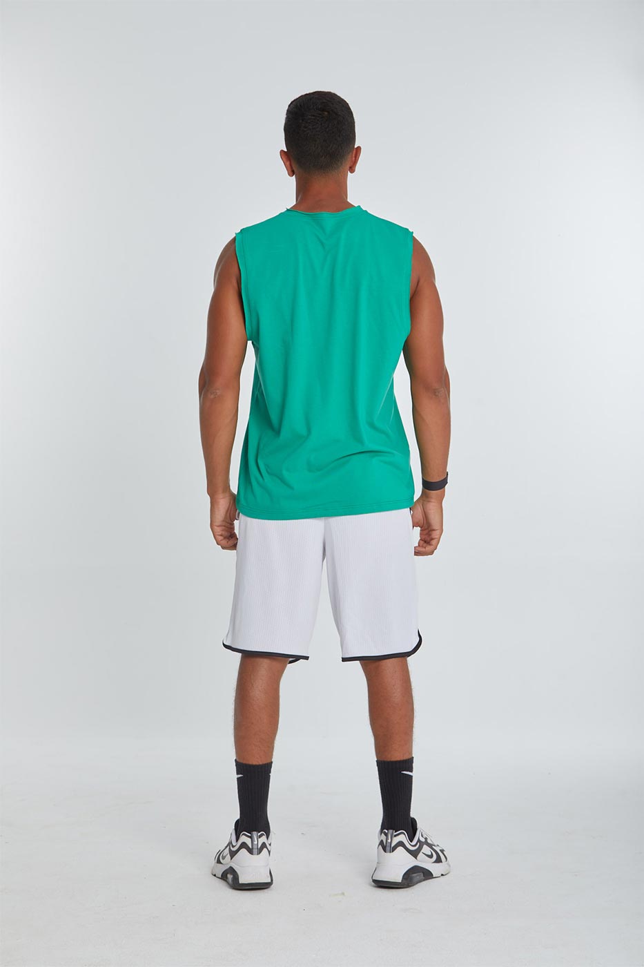Closed tank top in green